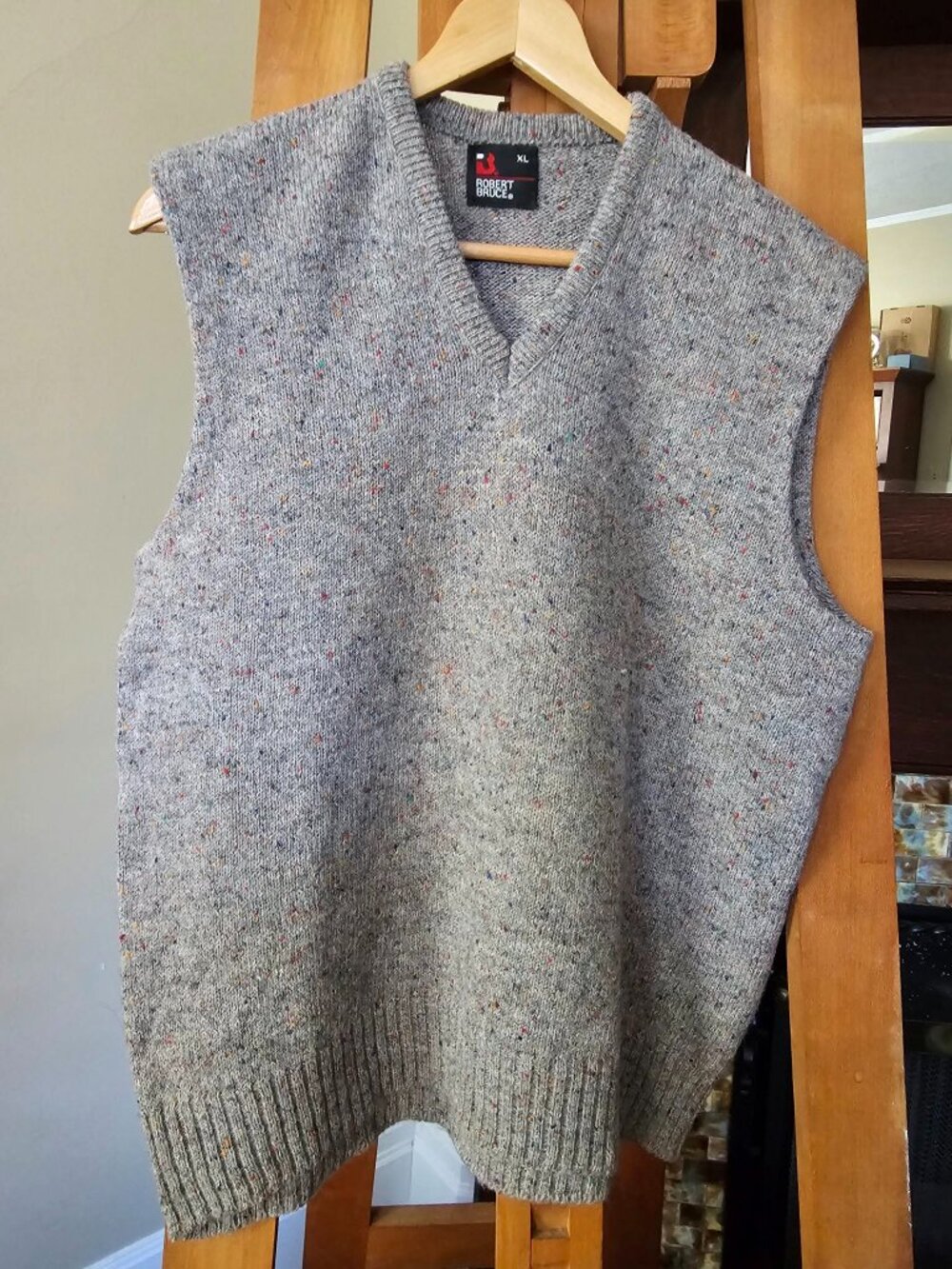 Vintage men's XL grey & Multi Robert Bruce Wool sweater vest Good used condition